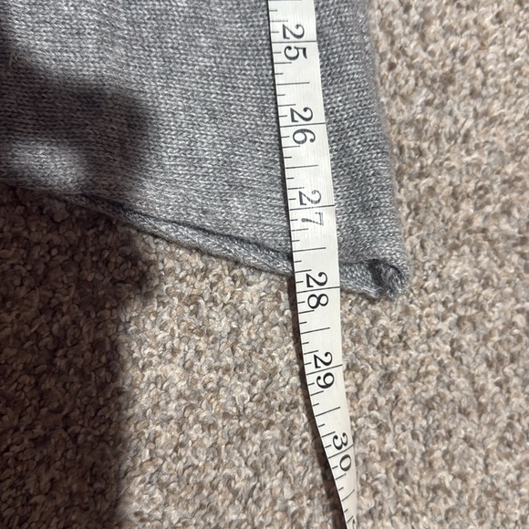 Asymmetrical sweater - Picture 7 of 7